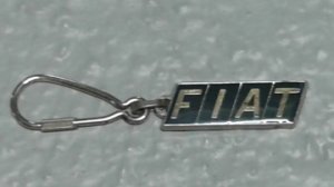 Porte clés en métal de la marque Fiat