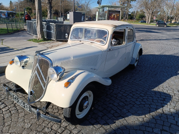 Citroën Traction Avant Discoverable white from 1954